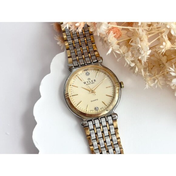 WYLER Diamond Dual Gold & Silver T Quartz Vintage Wristwatch - 27mm - WORKS! - Picture 3 of 10
